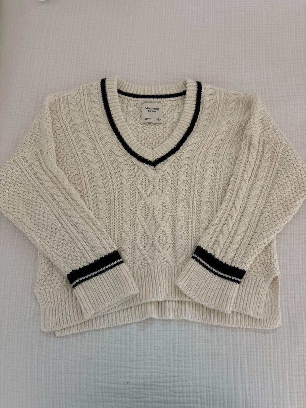 Abercrombie Cream Cable Knit V-Neck Sweater with Black Trim